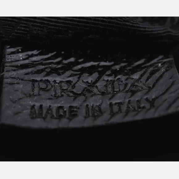 Authentic Prada Messenger Buckle Vela Tessuto Small Crossbody Bag - Picture 7 of 11